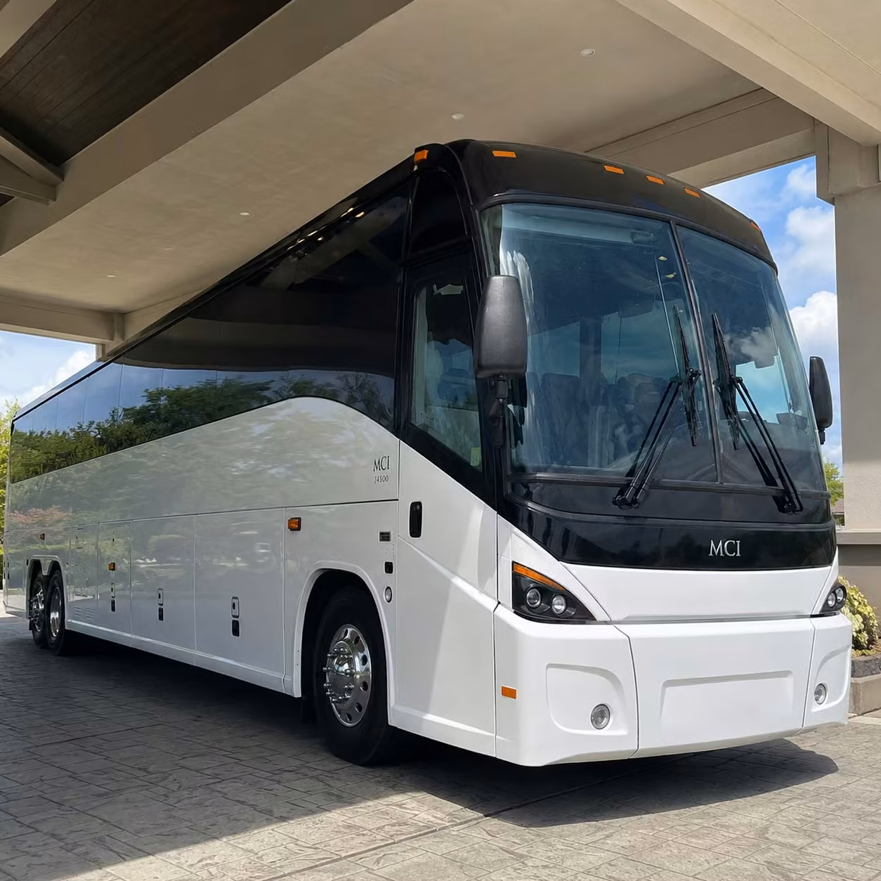 airport transfer shuttles for erie business travelers and corporate groups